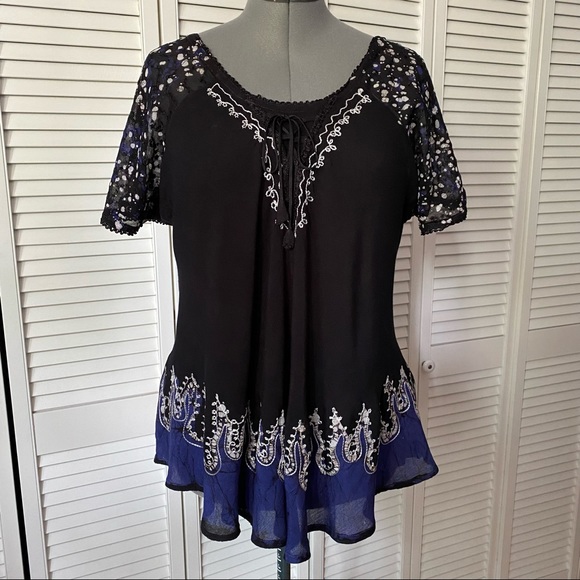 Boho border batik dye and embroidered top 1X - Picture 2 of 10